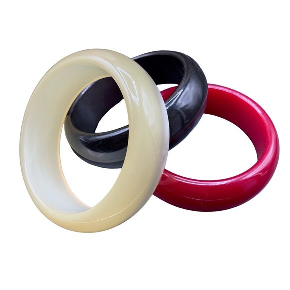 Vintage Moonglow Wide Lucite Plastic Red Black Beige Bangle Bracelets Set of 3 - Picture 1 of 6